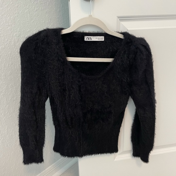 Zara Sweaters - Zara Puff Shoulder Sweater